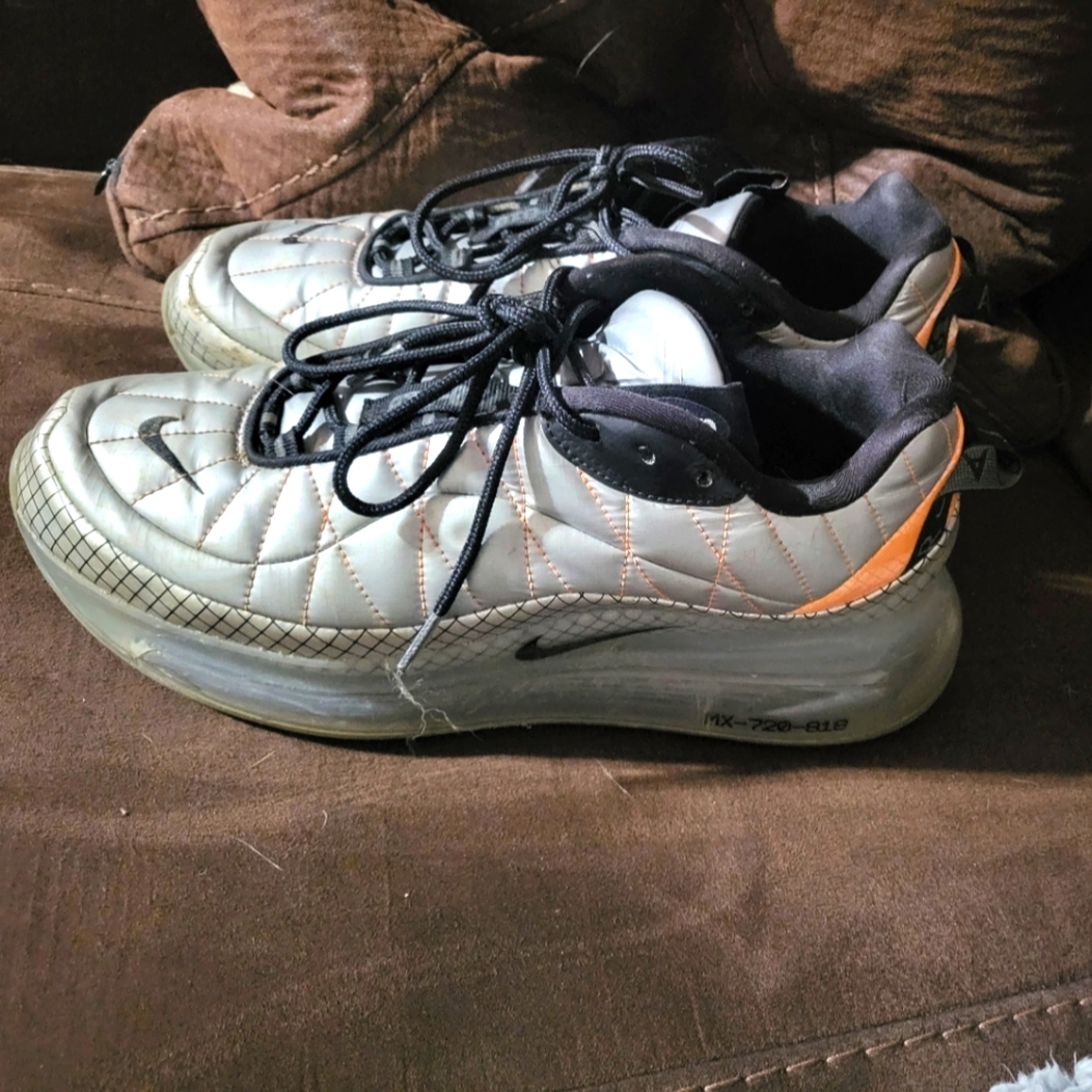 Mx-720-818 nikes